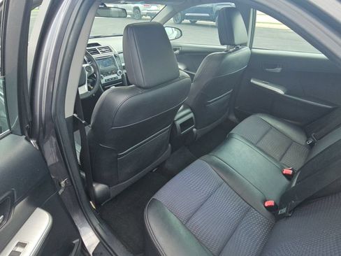 Used 2014 Toyota Camry SE FWD image 25