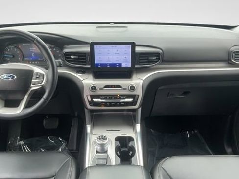 Used 2023 Ford Explorer XLT w/ Equipment Group 202A AWD/4WD image 9