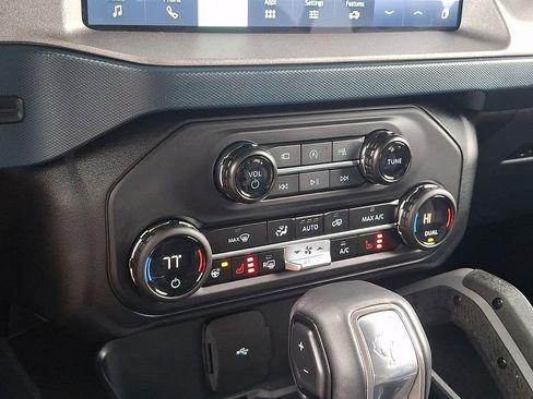 Certified 2024 Ford Bronco Outer Banks AWD/4WD image 15