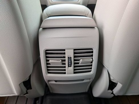 Used 2019 Mercedes-Benz CLA 250 image 37