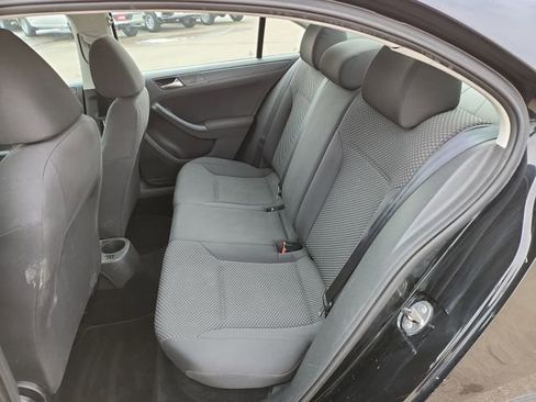 Used 2011 Volkswagen Jetta S image 20