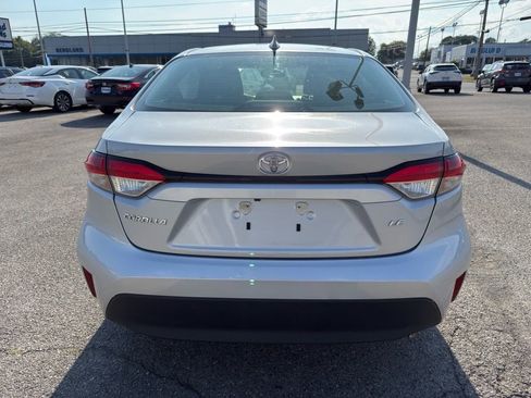 Used 2024 Toyota Corolla LE image 5
