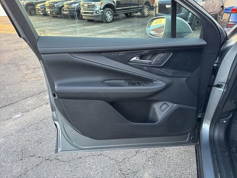 Used 2025 Chevrolet Blazer EV LT image 16