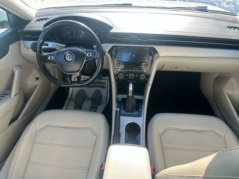 Used 2020 Volkswagen Passat 2.0T SE image 11