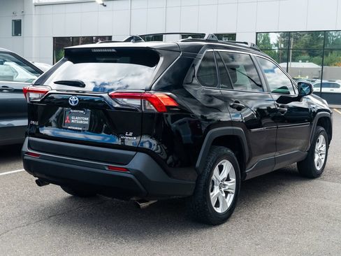 Used 2021 Toyota RAV4 LE AWD/4WD image 6