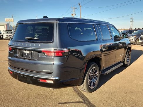 Used 2024 Jeep Wagoneer L Series II w/ Flexible Seating Group image 4