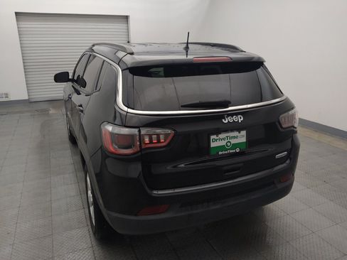 Used 2018 Jeep Compass Latitude FWD image 6