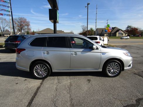 Used 2022 Mitsubishi Outlander SEL image 8