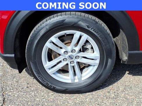 Used 2024 Ford Explorer XLT w/ Equipment Group 202A AWD/4WD image 9