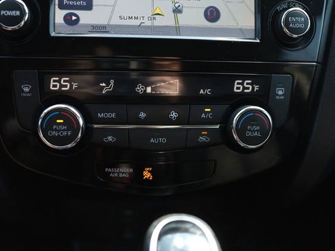 Used 2018 Nissan Rogue Sport SL w/ SL Premium Package image 25