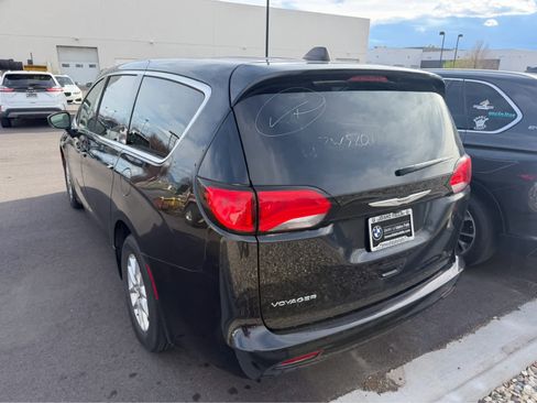 Used 2023 Chrysler Voyager LX image 2