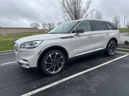 Used 2024 Lincoln Aviator Reserve w/ Equipment Group 201A image 5