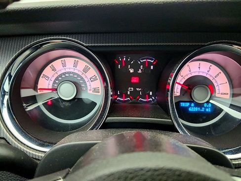Used 2010 Ford Mustang GT Premium RWD image 13