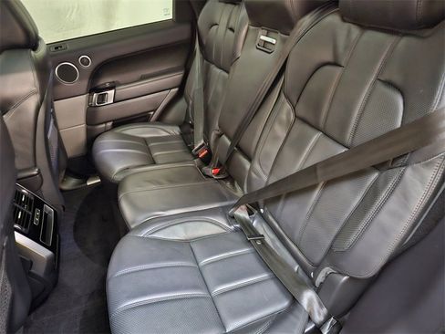 Used 2016 Land Rover Range Rover Sport HSE image 17