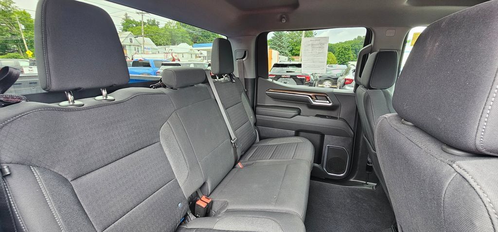 Used 2023 Chevrolet Silverado 1500 RST w/ Z71 Off-Road Package AWD/4WD image 16