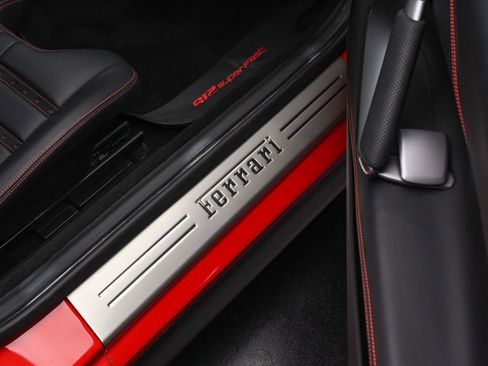 Used 2018 Ferrari 812 Superfast RWD image 42