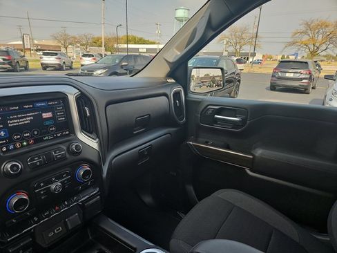 Used 2022 Chevrolet Silverado 1500 LT Trail Boss w/ Convenience Package II image 16