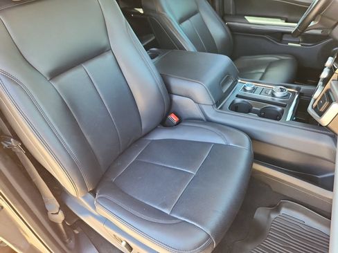 Used 2024 Ford Expedition XLT AWD/4WD image 15