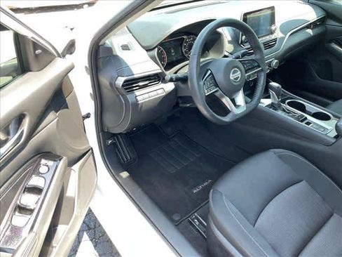 Used 2021 Nissan Altima 2.5 SV w/ SV Premium Package FWD image 10