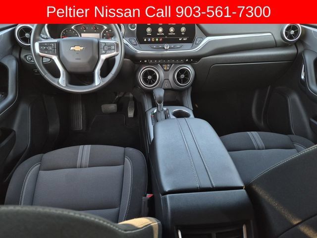 Used 2025 Chevrolet Blazer LT FWD image 23