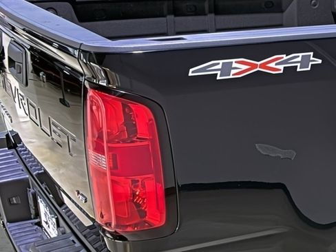 Used 2022 Chevrolet Colorado LT w/ LT Convenience Package image 13