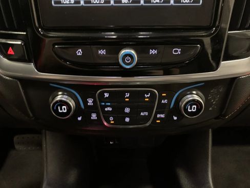 Used 2019 Chevrolet Traverse LT image 36
