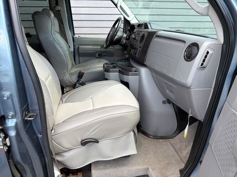 Used 2014 Ford E-150 and Econoline 150 w/ RV Plus Package RWD image 15
