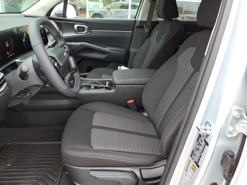 New 2026 Kia Sorento LX FWD image 13