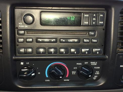 Used 2002 Ford F150 Lightning RWD image 14