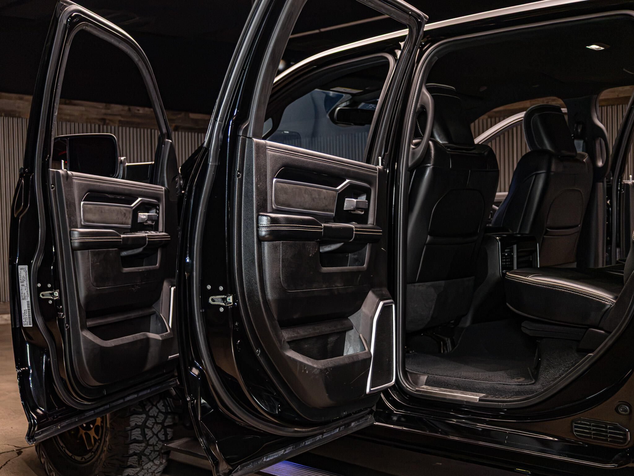 Used 2022 RAM 2500 Laramie w/ Night Edition AWD/4WD image 29
