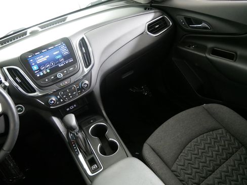 Used 2023 Chevrolet Equinox LT AWD/4WD image 11