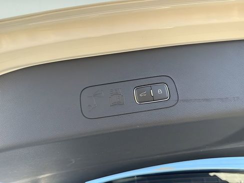 Used 2025 Lincoln Aviator Reserve AWD/4WD image 25