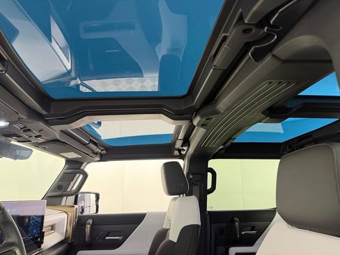 Used 2025 GMC Hummer EV 2X AWD/4WD image 25