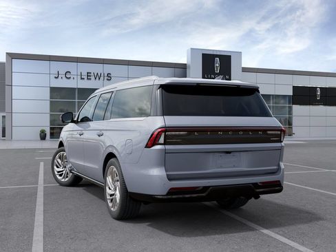 New 2027 Lincoln Navigator L Reserve AWD/4WD image 4