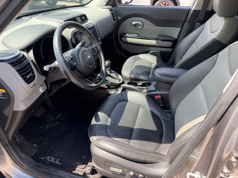 Used 2016 Kia Soul + w/ Primo Package FWD image 23