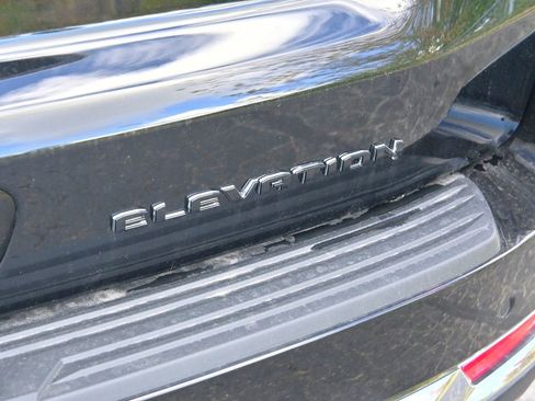 New 2026 GMC Yukon XL Elevation image 14