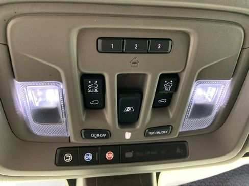 Used 2021 GMC Sierra 1500 Denali w/ Denali Ultimate Package AWD/4WD image 34