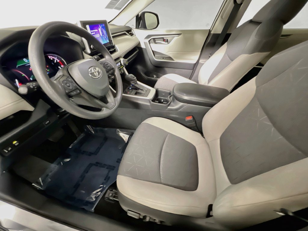 Used 2023 Toyota RAV4 XLE w/ Convenience Package FWD image 12