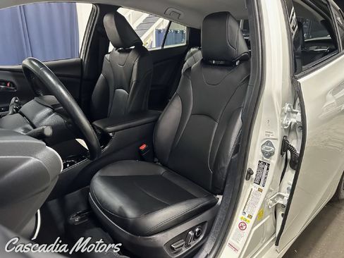 Used 2017 Toyota Prius Prime Premium FWD image 7