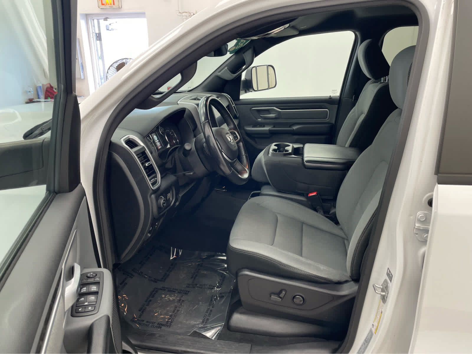 Used 2022 RAM 1500 Big Horn AWD/4WD image 7