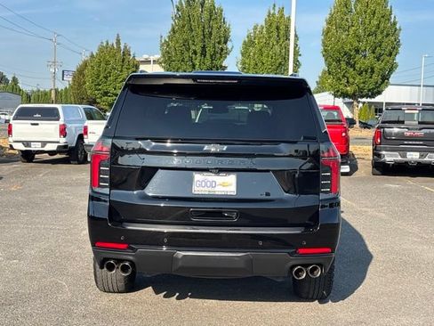 Used 2025 Chevrolet Suburban Z71 AWD/4WD image 4