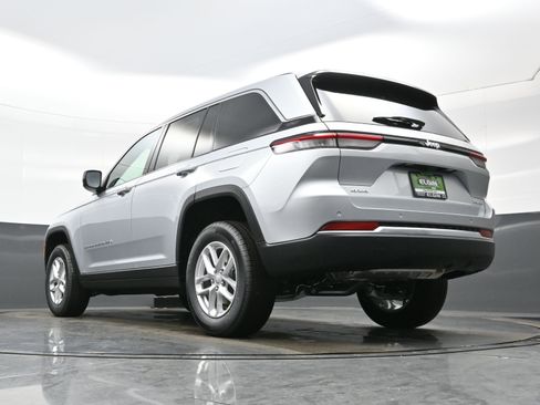 New 2026 Jeep Grand Cherokee Laredo image 13