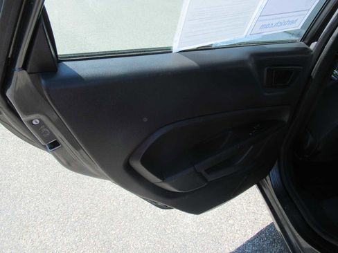 Used 2019 Ford Fiesta SE image 19