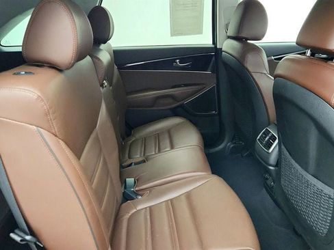 Used 2020 Kia Sorento SX image 25