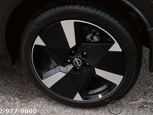 New 2026 Nissan Kicks SR FWD image 9