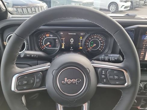 New 2026 Jeep Wrangler Unlimited Sahara w/ Safety Group AWD/4WD image 32