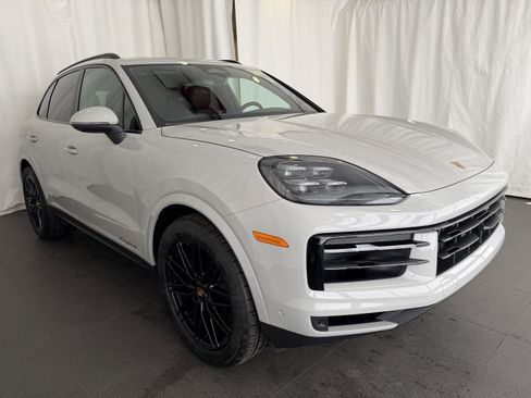 New 2026 Porsche Cayenne image 7