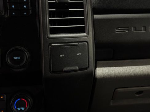 Used 2020 Ford F450 XL w/ Power Equipment Group image 9