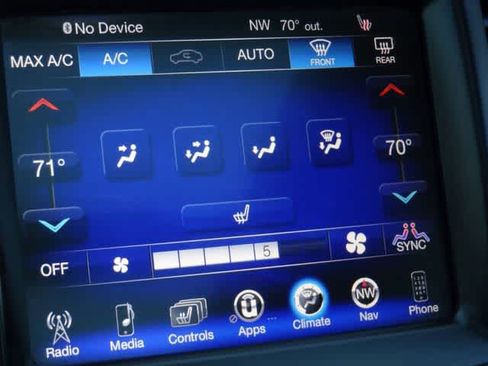 Used 2015 Chrysler 300 Limited AWD/4WD image 26