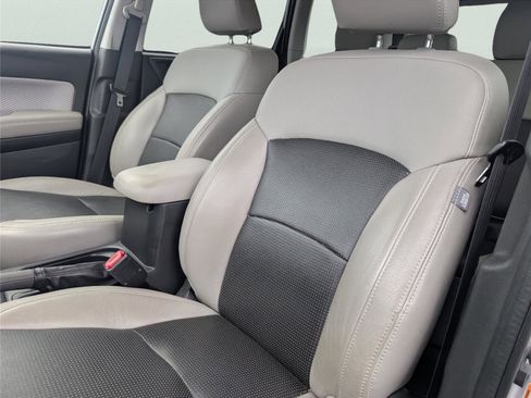 Used 2017 Subaru Forester 2.5i Premium w/ All-Weather Package AWD/4WD image 12